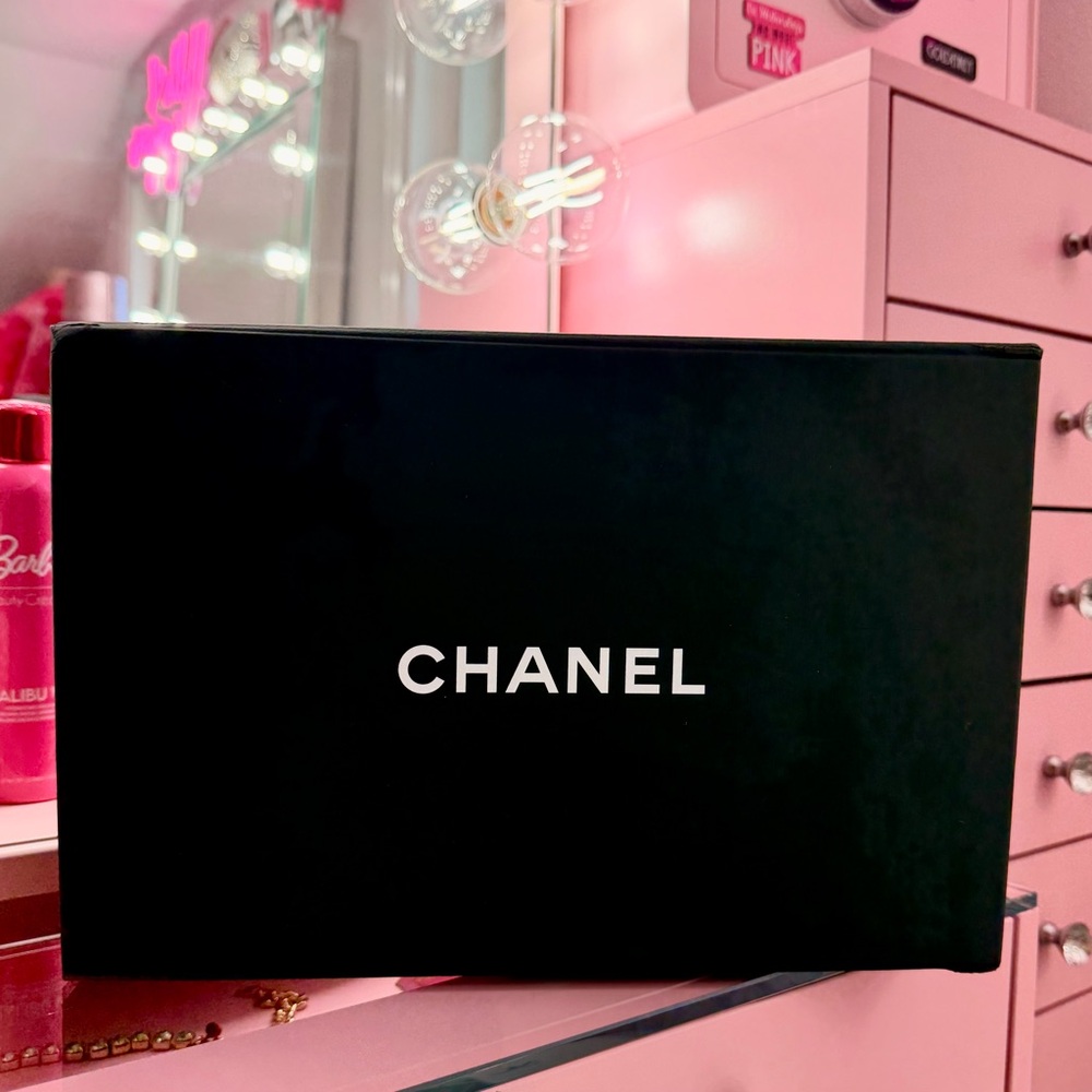 NEW Chanel Pink Heart Vanity Bag 22S Collection Lambskin Authentic Luxury Purse - Picture 8 of 10